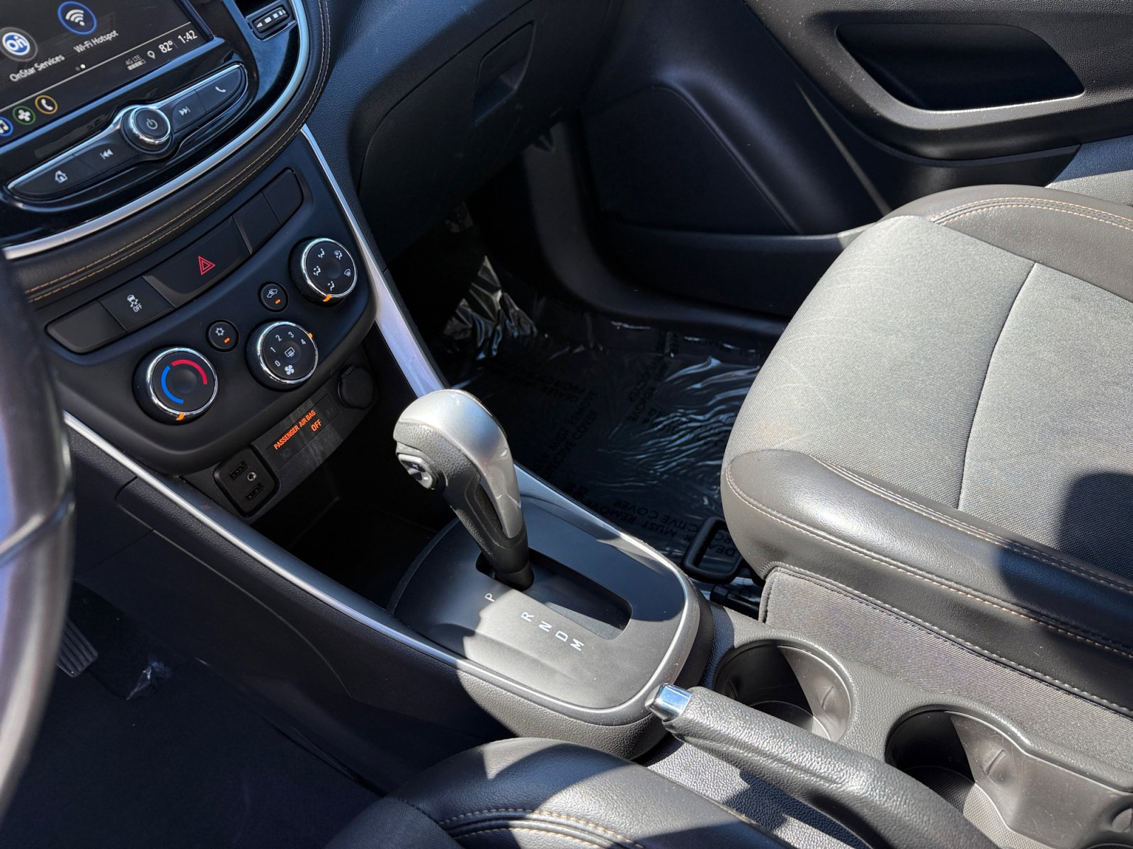 Used 2019 Chevrolet Trax LT w/ LT Convenience Package FWD image 13