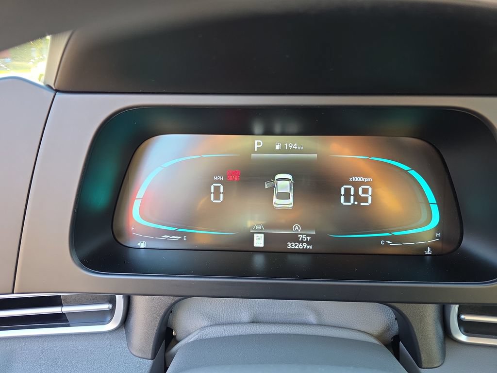 Used 2025 Hyundai Elantra SE FWD image 15