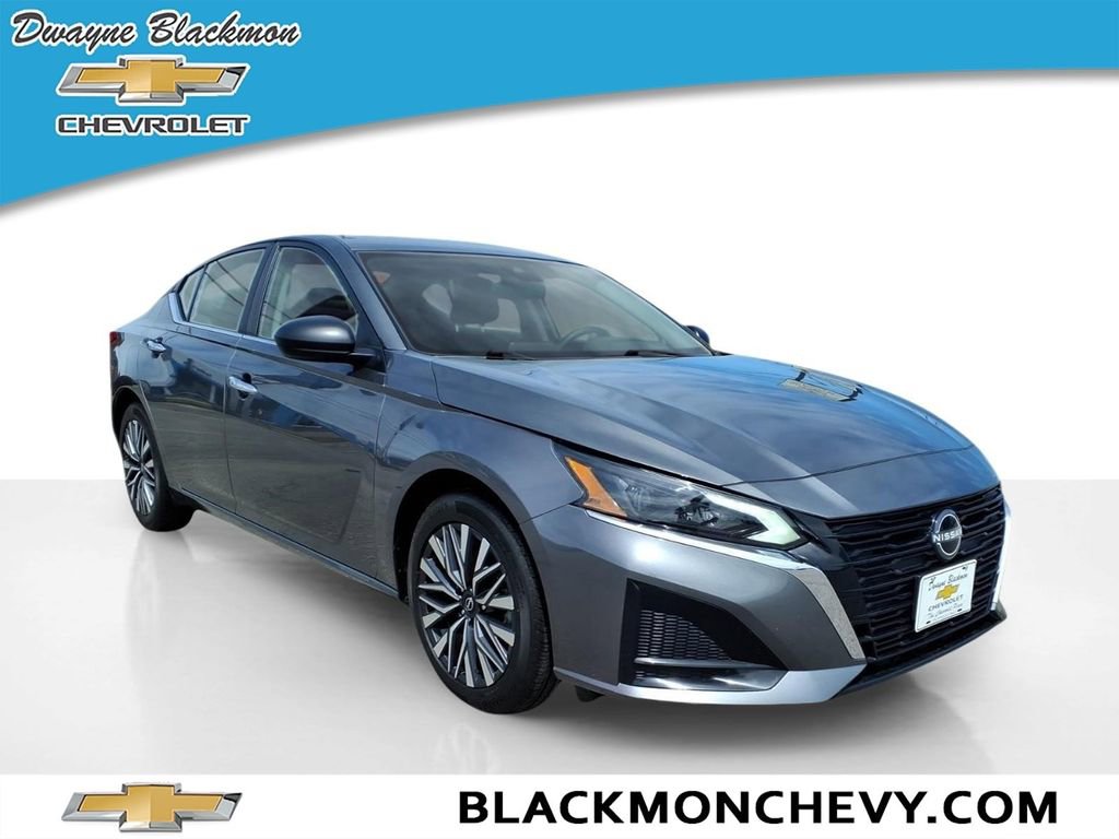 Used 2025 Nissan Altima 2.5 SV
