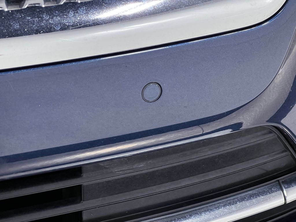 Used 2017 Lincoln Continental Select w/ Climate Package image 14