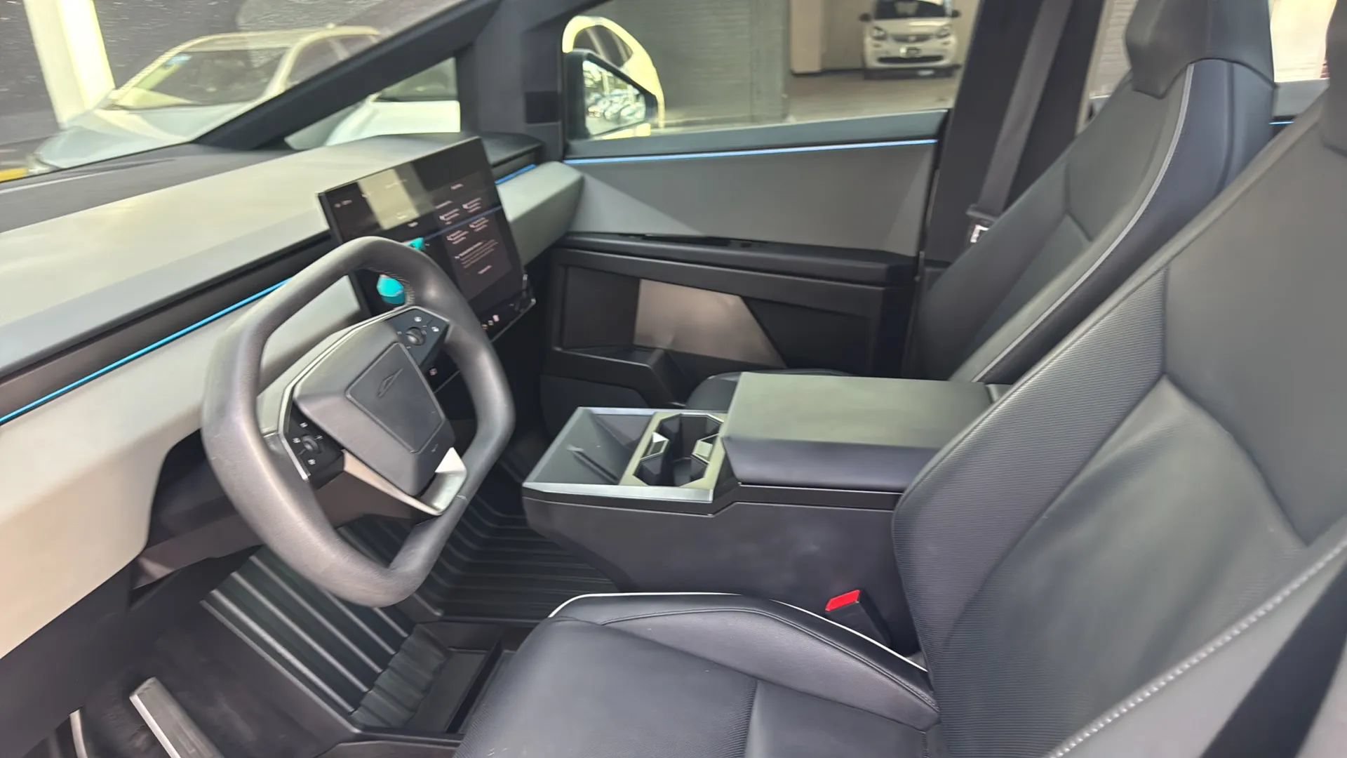 Used 2024 Tesla Cybertruck AWD Crew Cab image 14