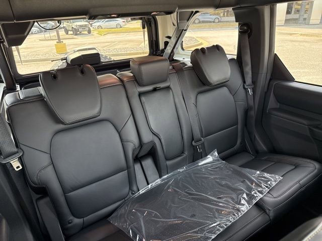 New 2026 Ford Bronco Badlands image 15