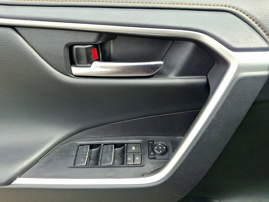 Used 2024 Toyota RAV4 Adventure image 13