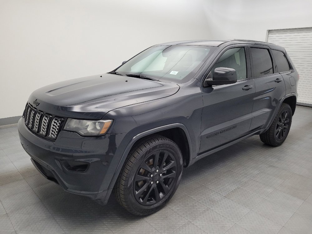 Used 2018 Jeep Grand Cherokee Altitude AWD/4WD image 2