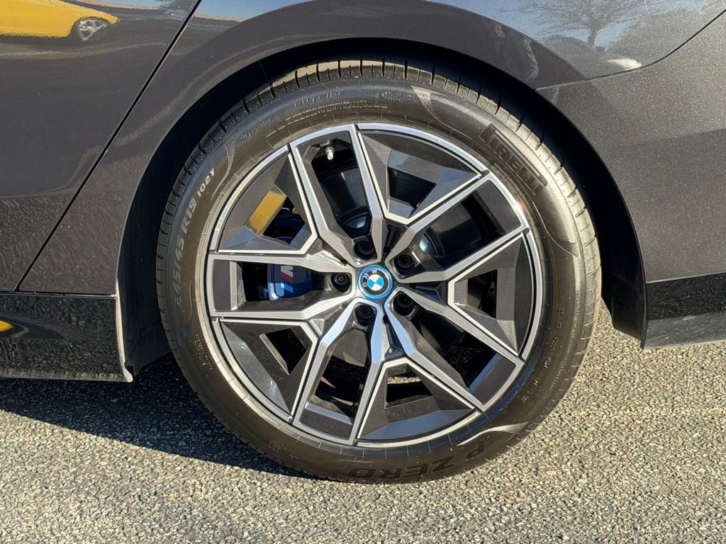 Used 2025 BMW i5 xDrive40 w/ M Sport Package image 14