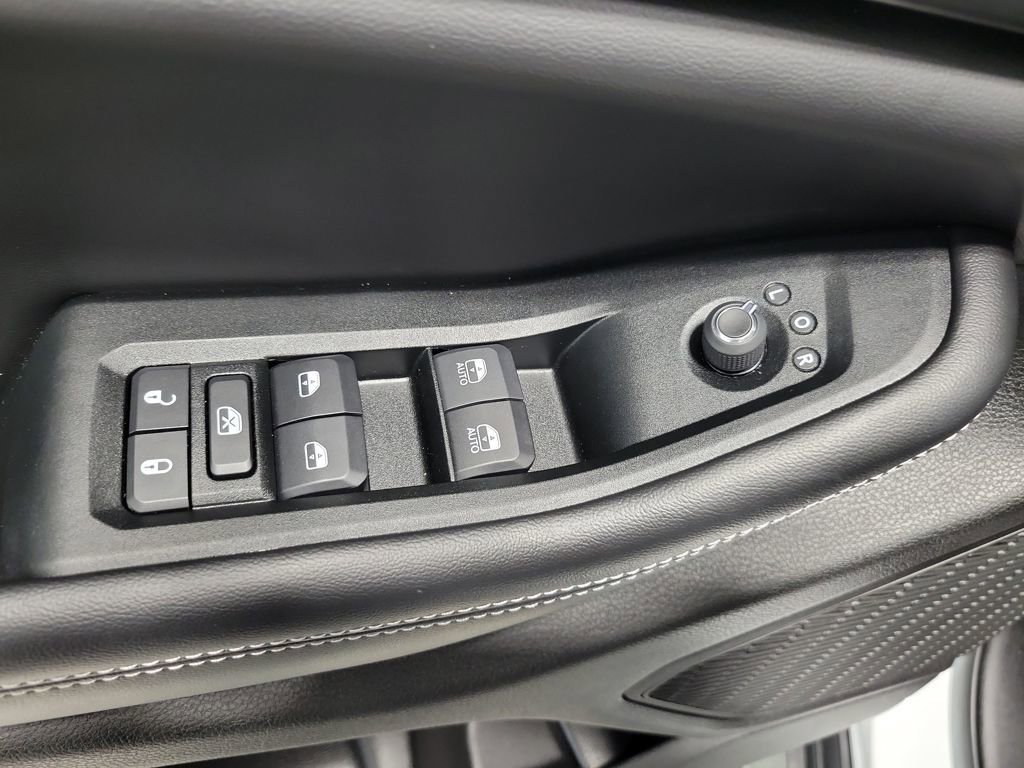 Used 2024 Jeep Grand Cherokee Laredo X image 38