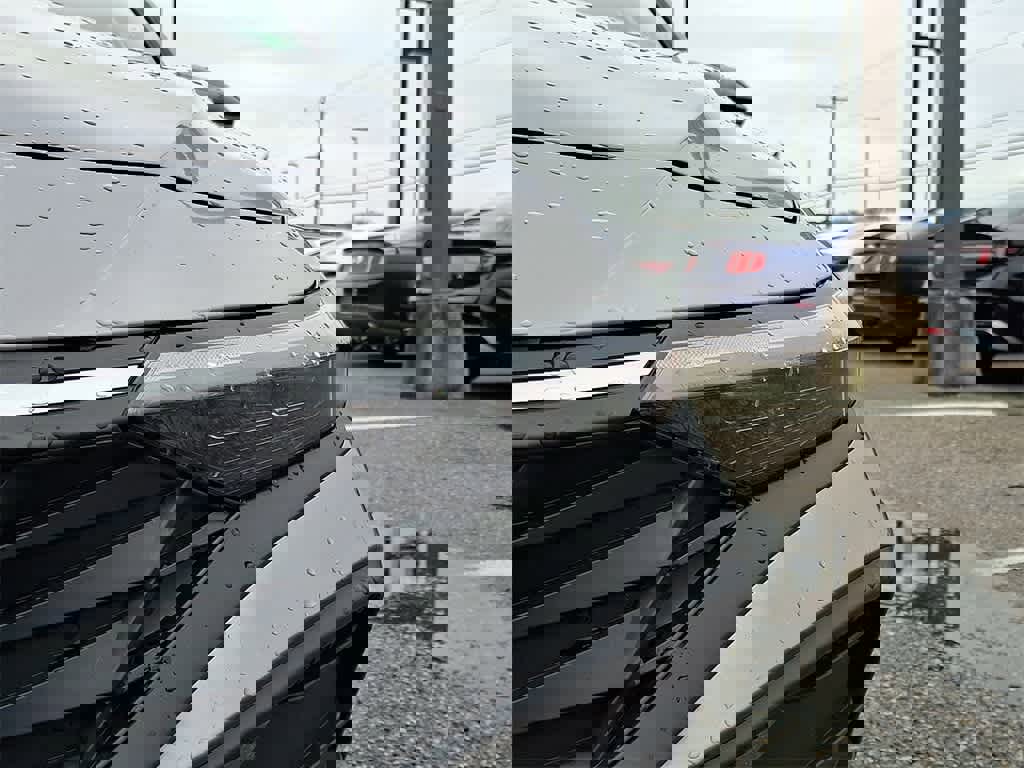 Certified 2025 Hyundai Elantra Sport image 9