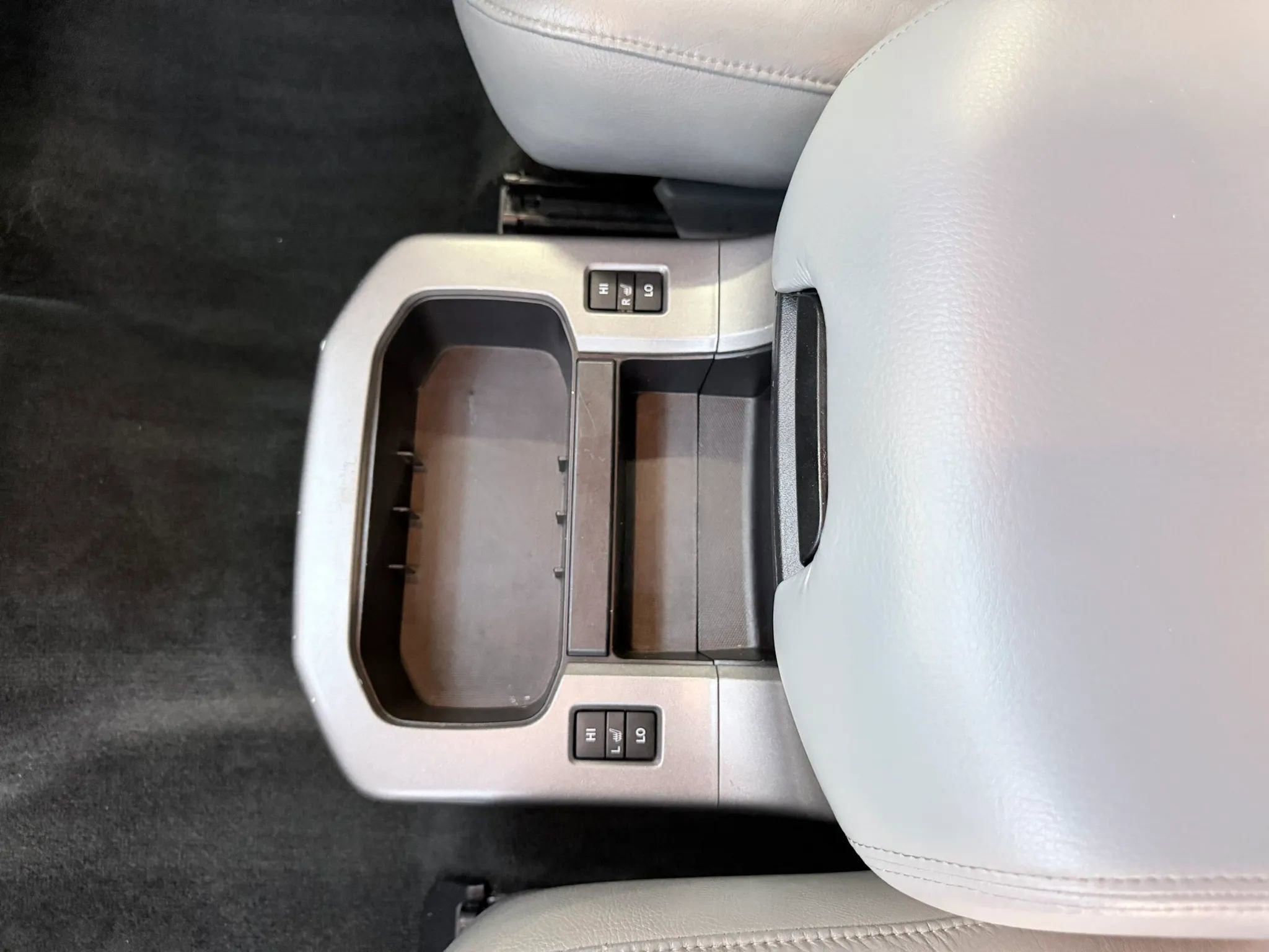 Used 2015 Toyota Sequoia Platinum AWD/4WD image 27