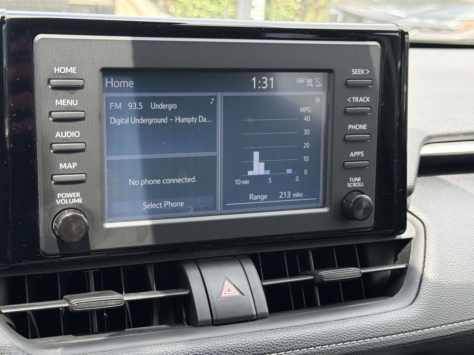 Used 2019 Toyota RAV4 LE w/ Carpet Mat Package FWD image 28