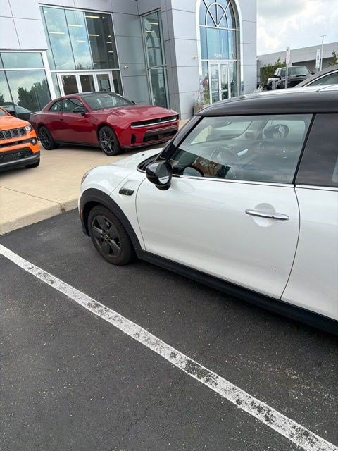Used 2024 MINI Cooper SE FWD image 9