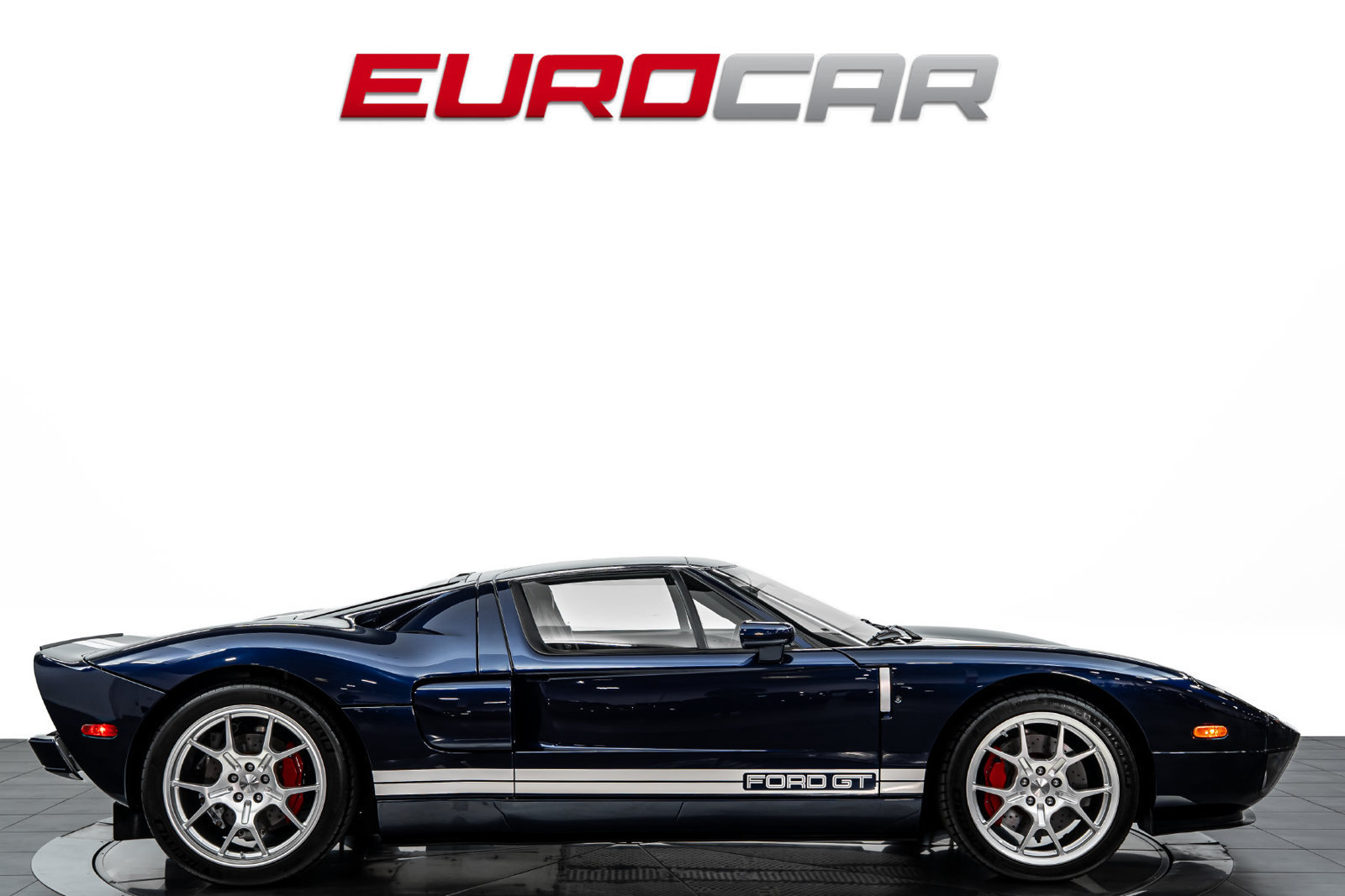 Used 2005 Ford GT RWD image 6