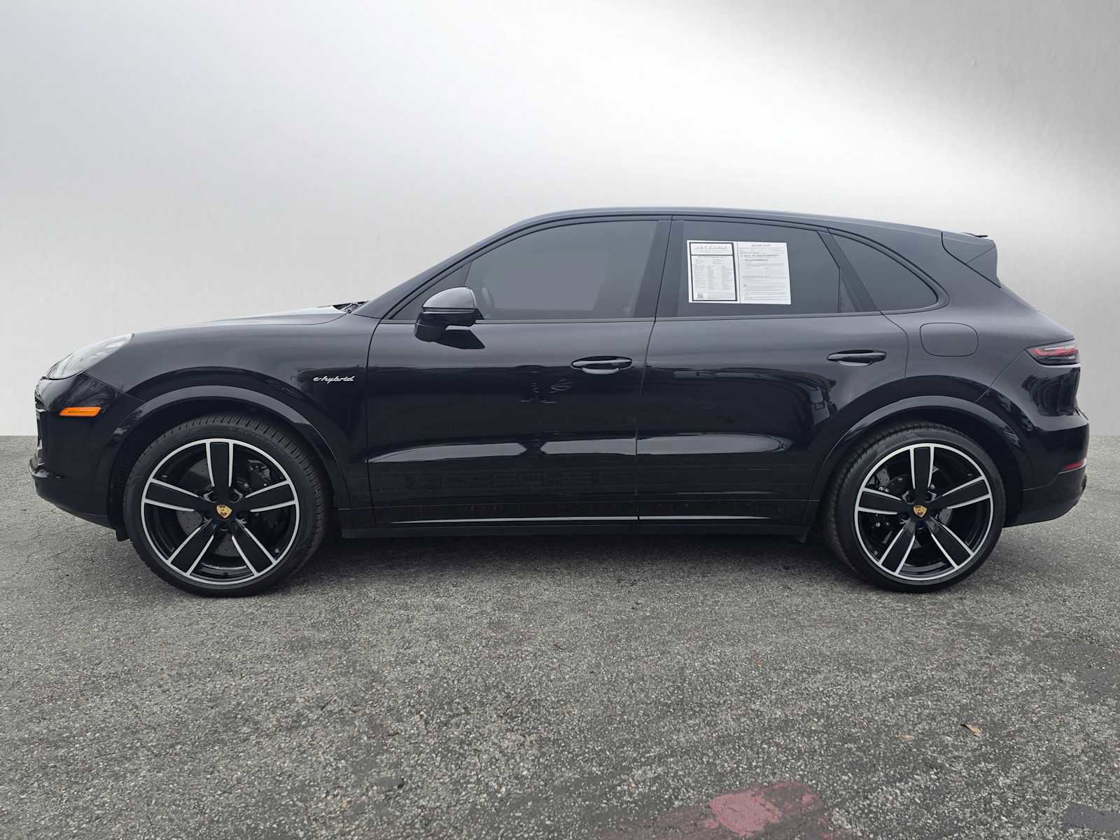Used 2021 Porsche Cayenne Turbo S image 2