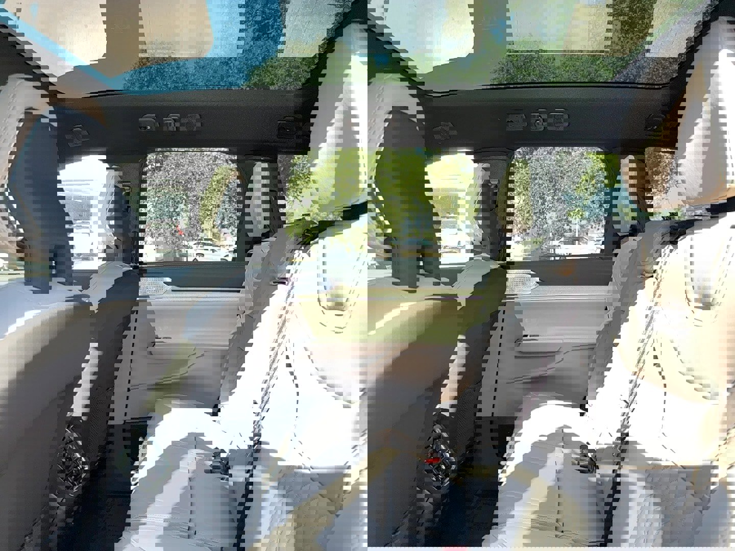 Certified 2025 Volvo EX90 Ultra w/ Protection Package Premier image 16