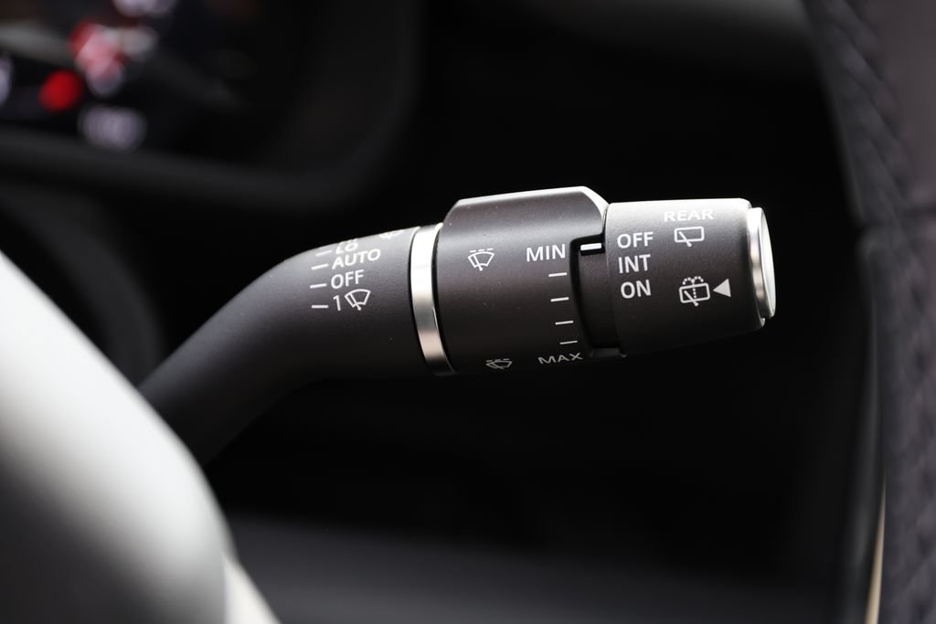 New 2026 Land Rover Defender 110 X-Dynamic SE AWD/4WD image 18