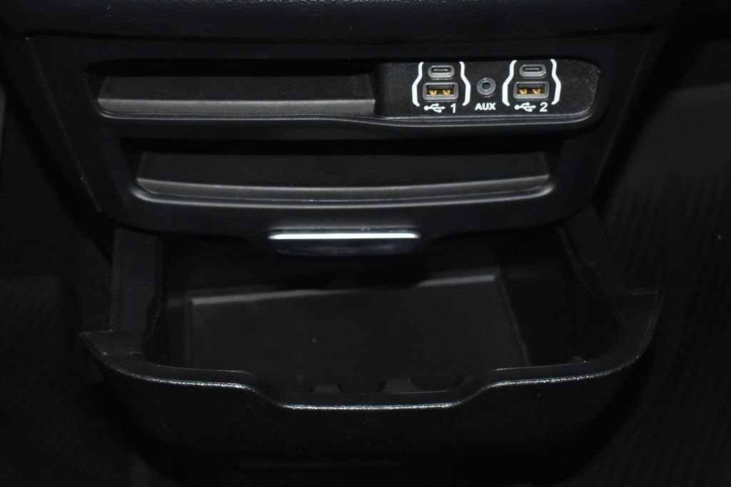 Used 2025 Chrysler Pacifica Select FWD image 25