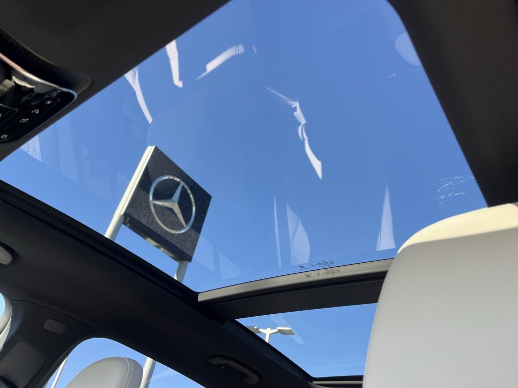 Used 2025 Mercedes-Benz GLC 350e 4MATIC image 70