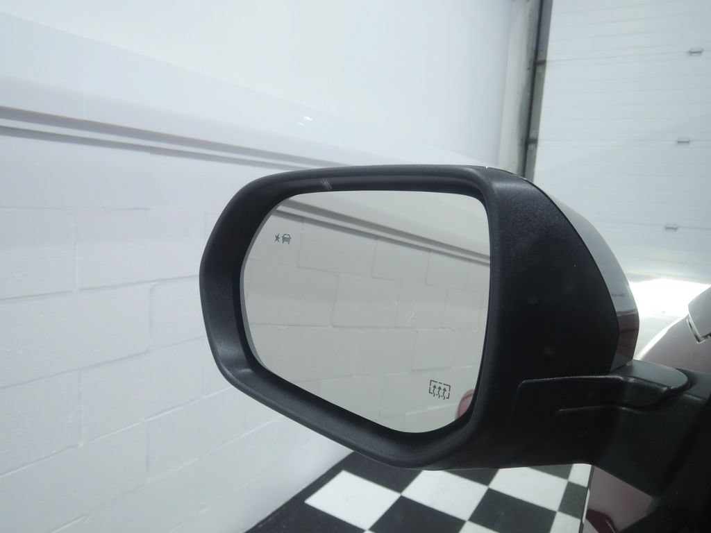 New 2026 Chevrolet Traverse LT w/ Sun and Wheel Package FWD image 26