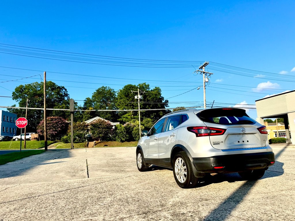 Used 2020 Nissan Rogue Sport SV w/ All-Weather Package FWD image 7