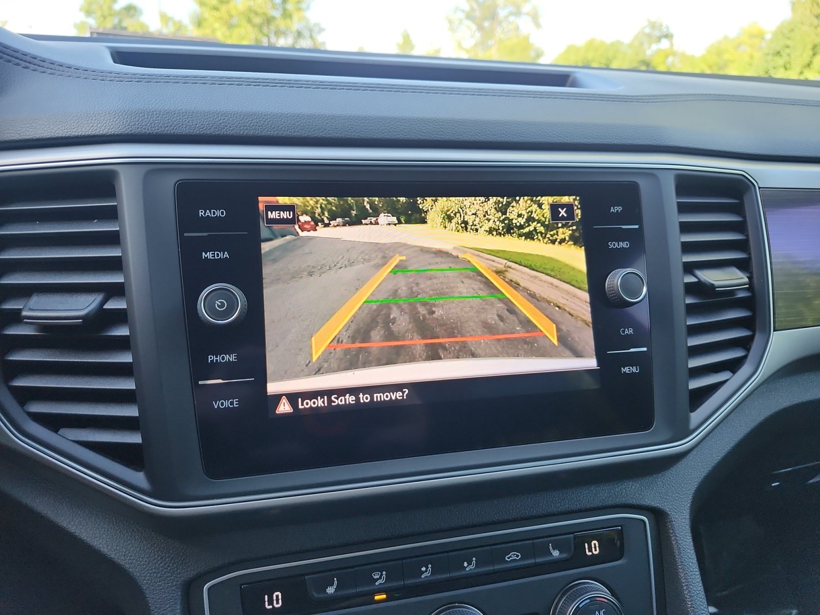 Used 2018 Volkswagen Atlas SE FWD image 18