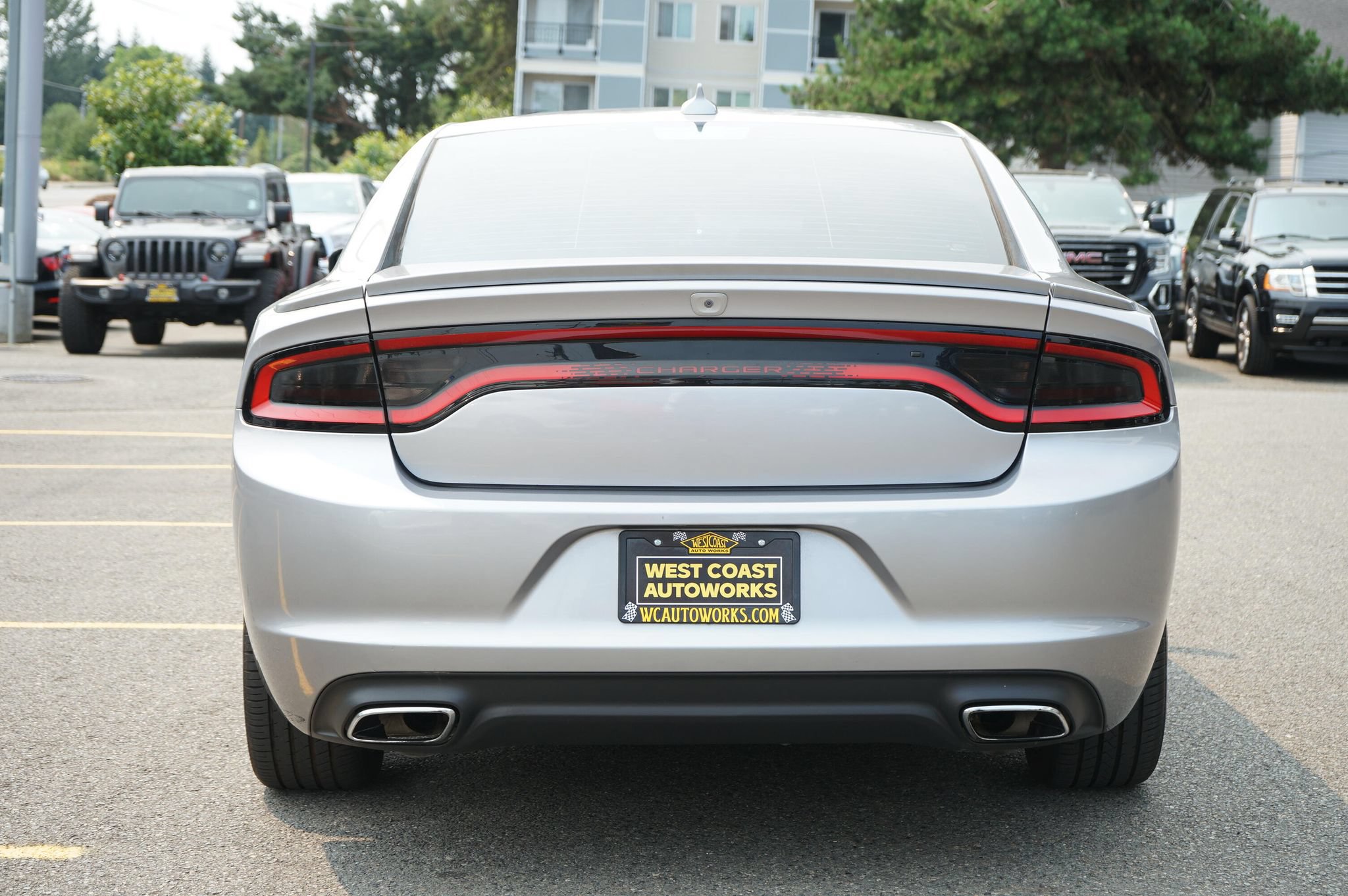 Used 2016 Dodge Charger SXT w/ Rallye Group RWD image 4