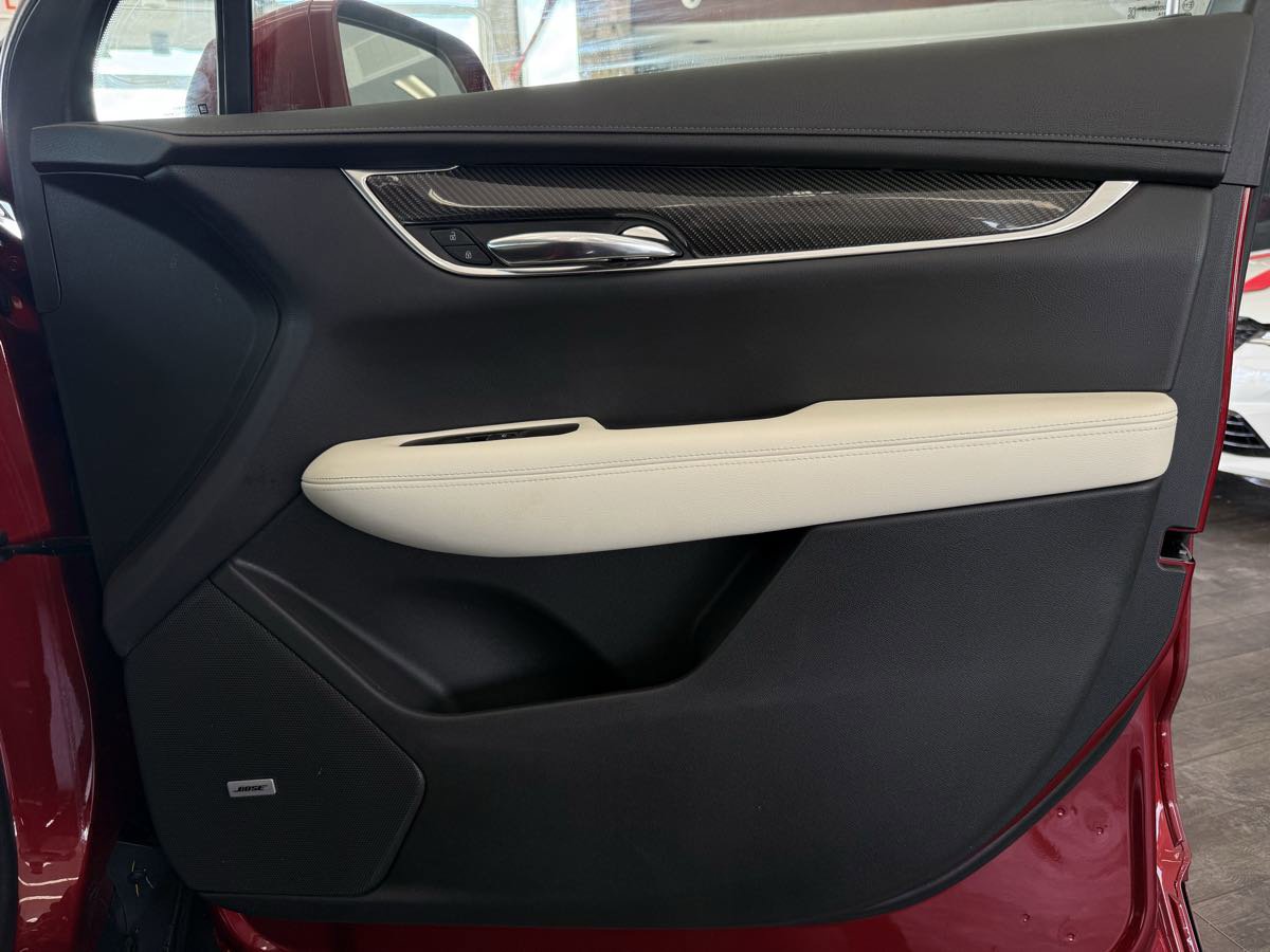 Used 2020 Cadillac XT6 Sport AWD/4WD image 30