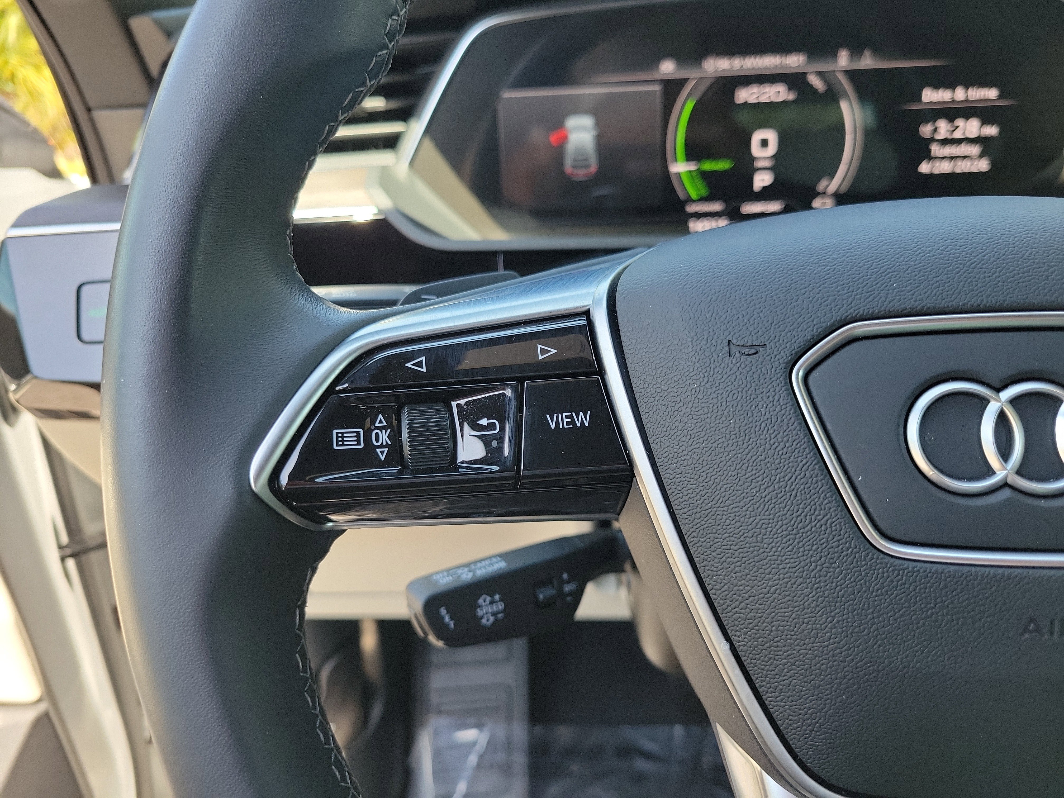Used 2024 Audi Q8 e-tron Premium Plus w/ Premium Plus Package AWD/4WD image 28