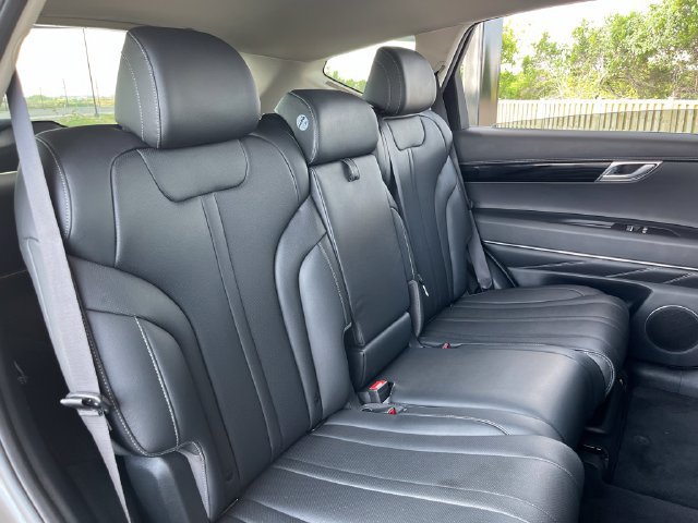 Certified 2025 Genesis GV80 2.5T Standard AWD/4WD image 27