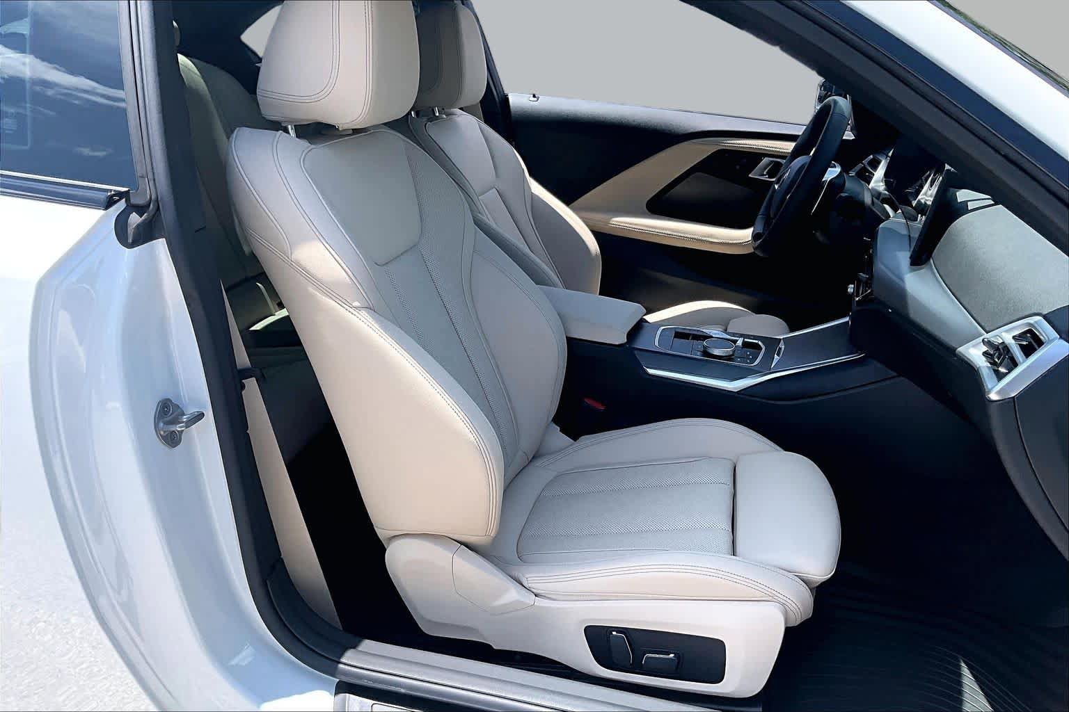 Used 2026 BMW 230i Coupe w/ Premium Package RWD image 8