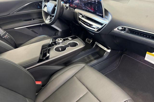 New 2026 Cadillac Lyriq V image 16