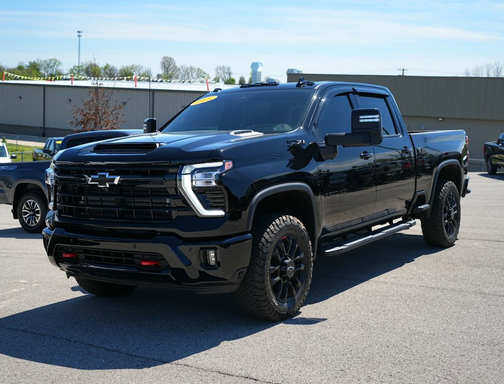 Used 2025 Chevrolet Silverado 2500 LTZ w/ LTZ Plus Package AWD/4WD image 10