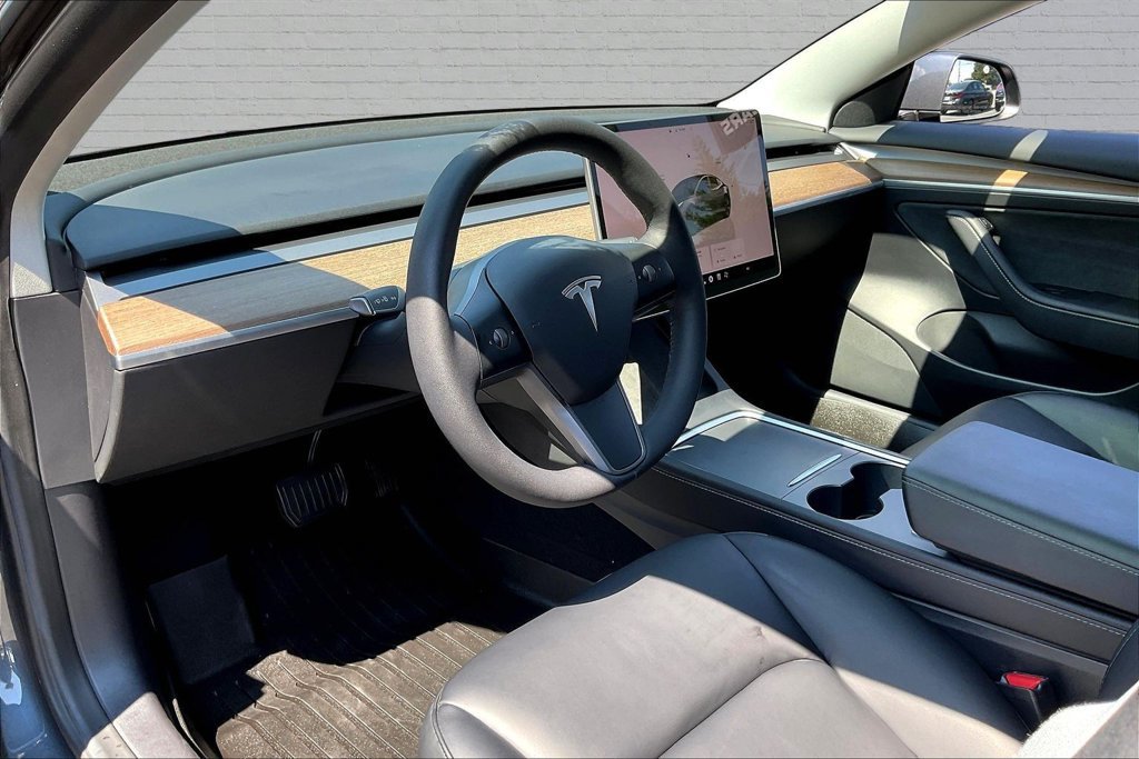 Used 2022 Tesla Model 3 Long Range AWD/4WD image 16