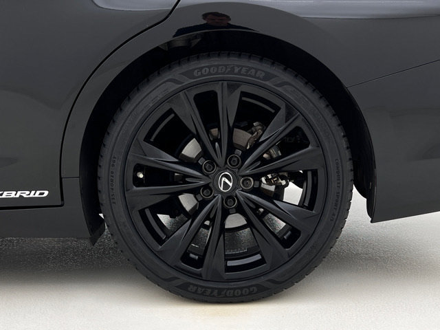 Certified 2022 Lexus ES 300h F Sport w/ Accessory Package FWD image 28