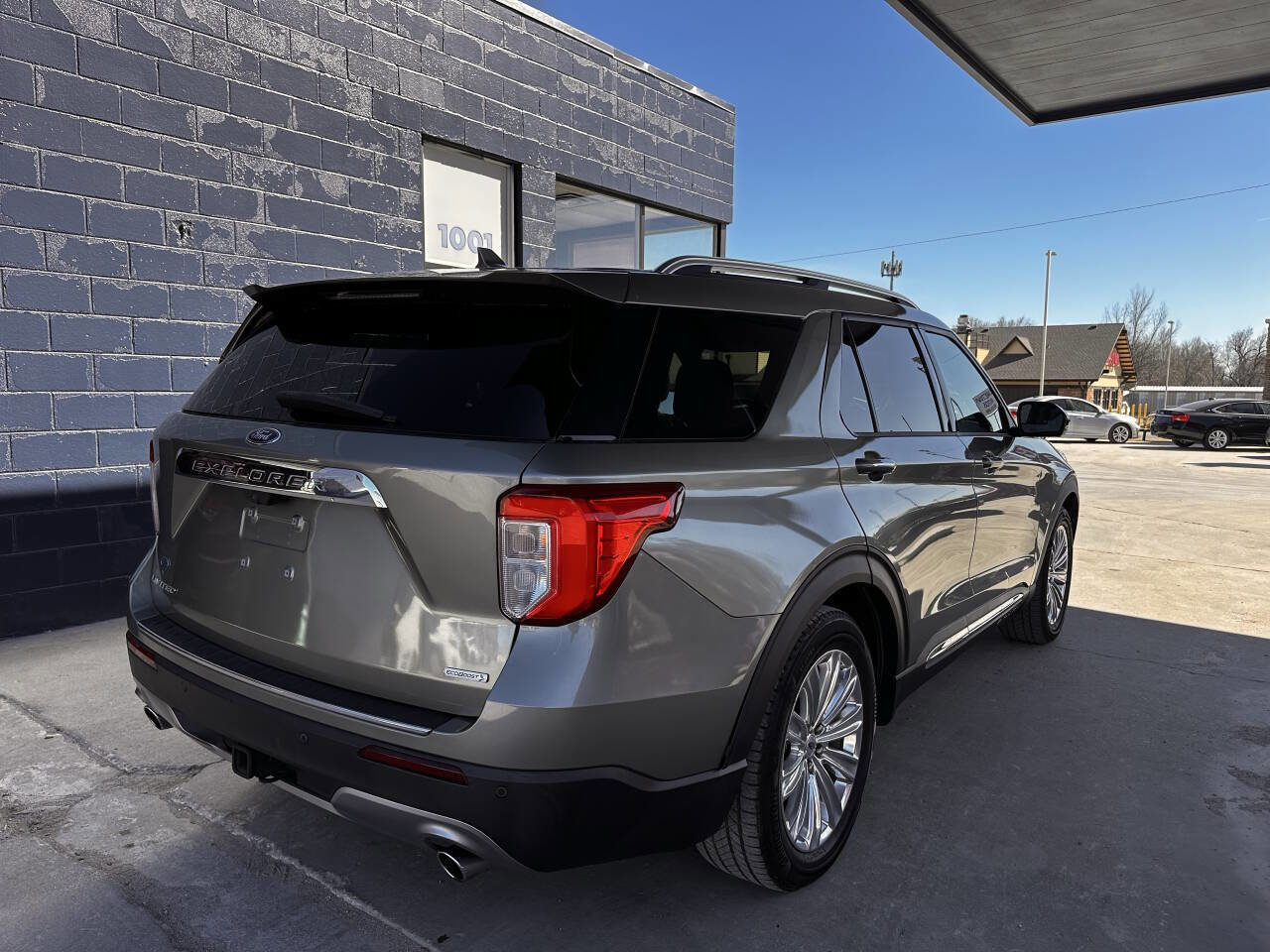 Used 2020 Ford Explorer Limited w/ Class III Trailer Tow Package image 8