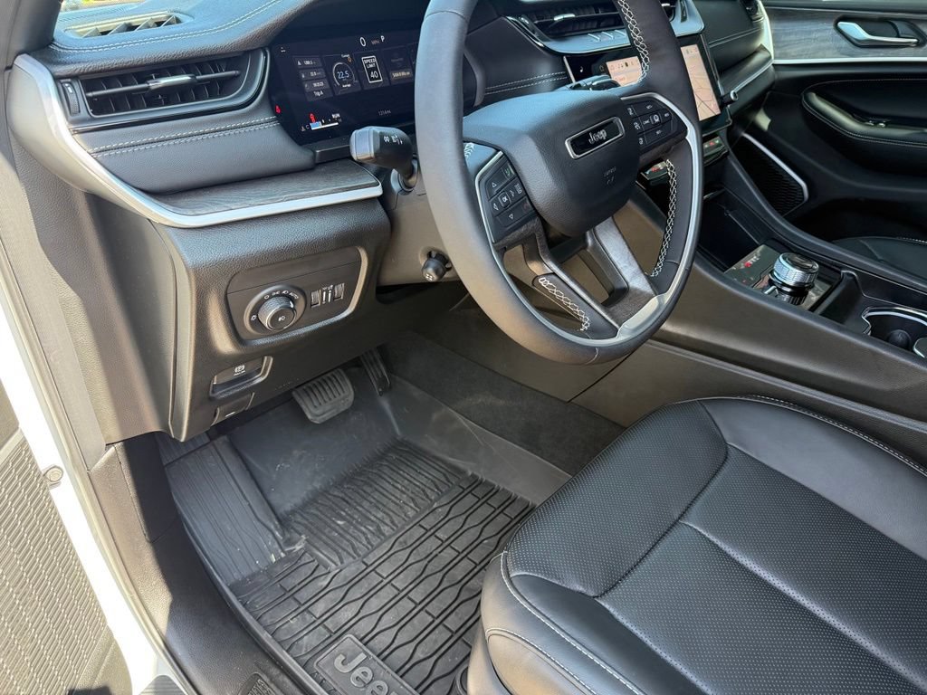 Used 2026 Jeep Grand Cherokee Limited AWD/4WD image 35