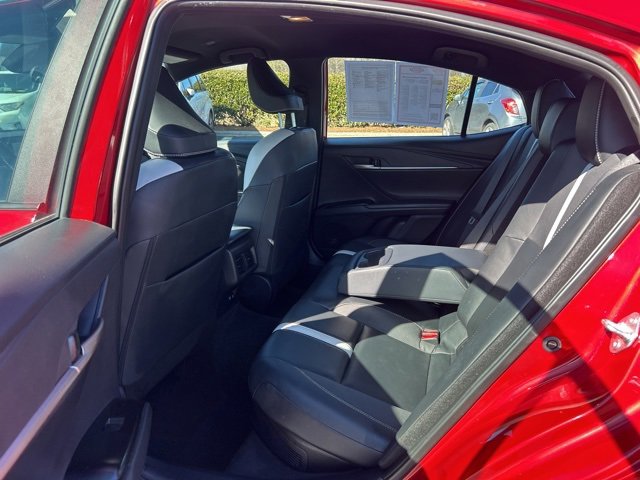 Used 2025 Toyota Camry SE image 15