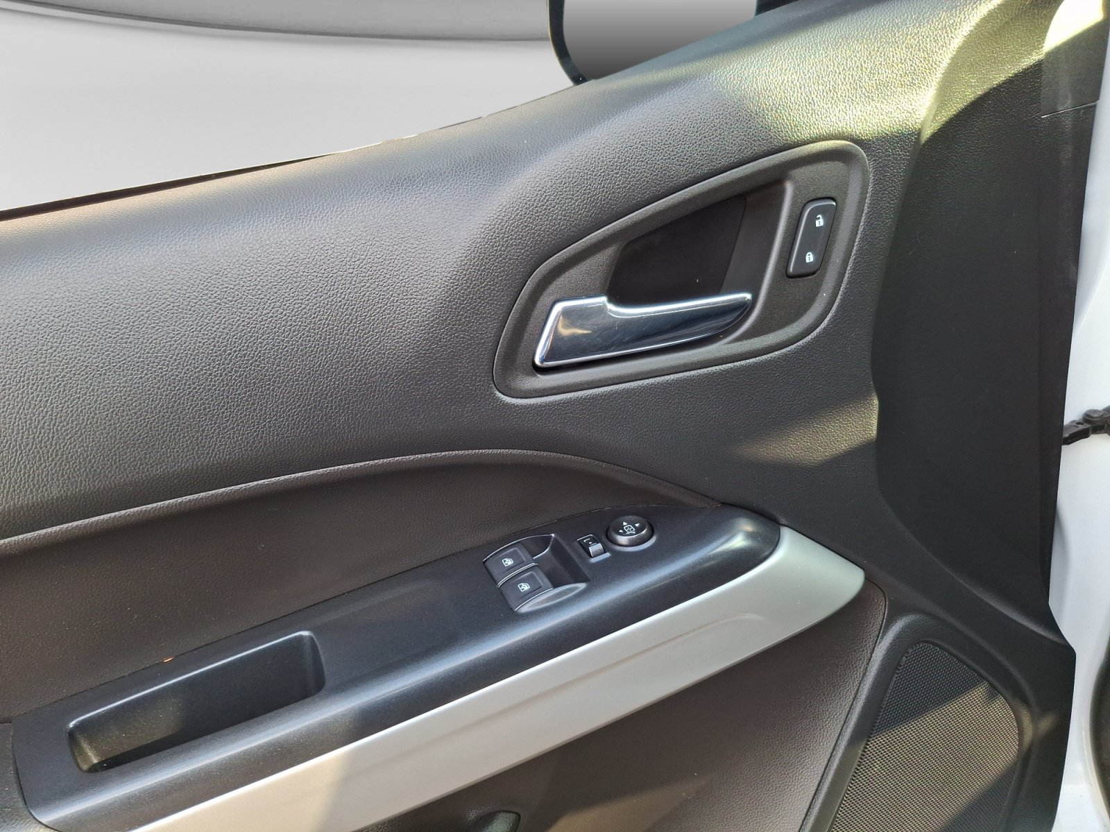 Used 2022 Chevrolet Colorado LT w/ Fleet Safety Package AWD/4WD image 16