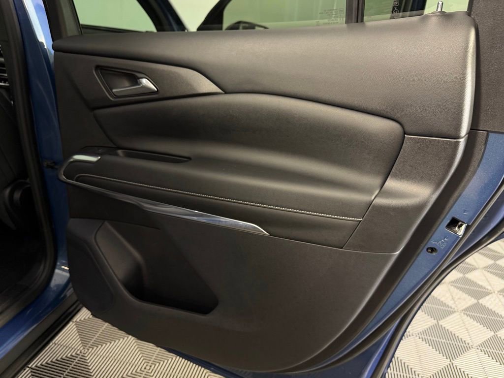 Used 2024 Chevrolet Traverse LT image 28