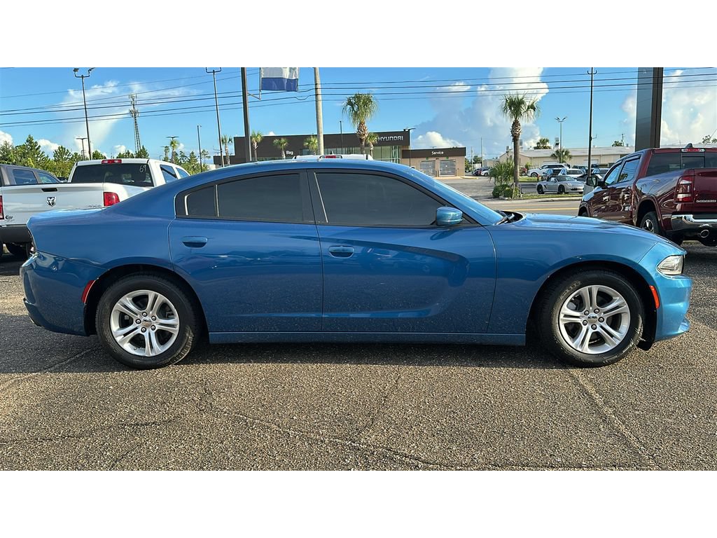 Used 2022 Dodge Charger SXT w/ Driver Convenience Group RWD image 6