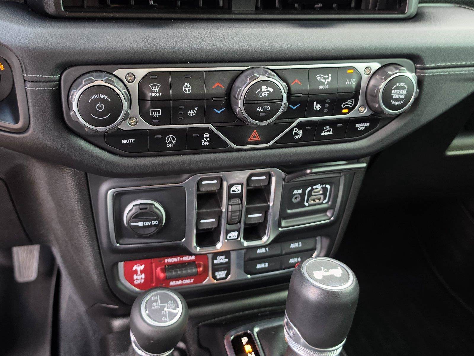 Used 2024 Jeep Wrangler Unlimited Rubicon AWD/4WD image 13