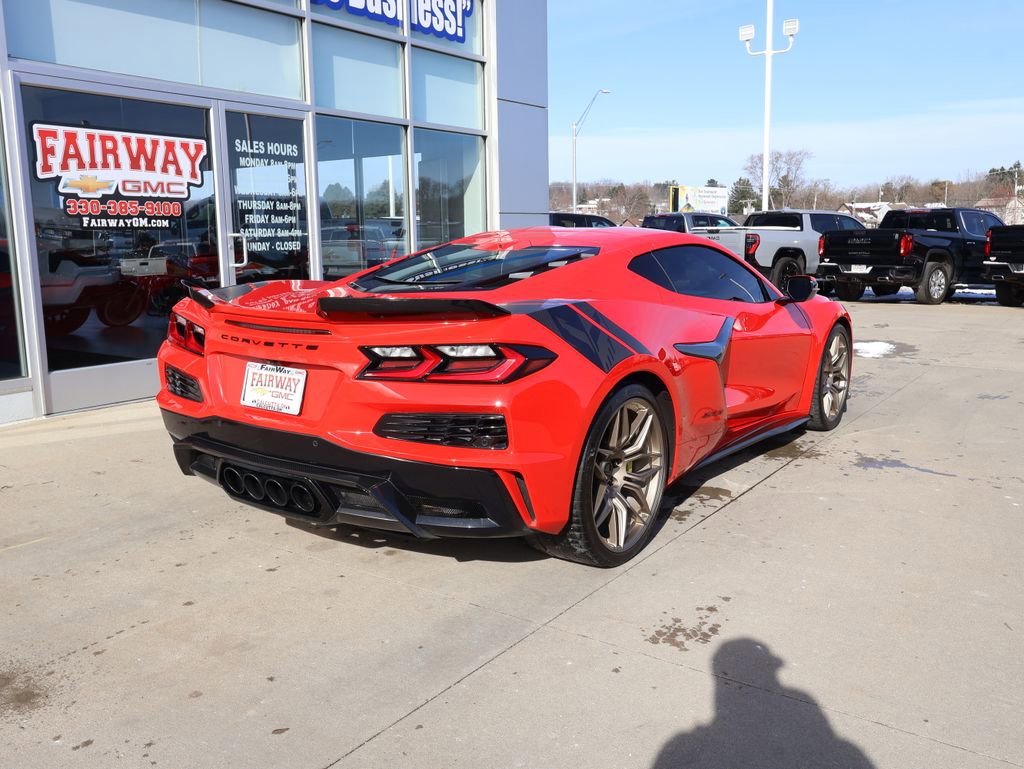 Used 2024 Chevrolet Corvette Z06 image 3