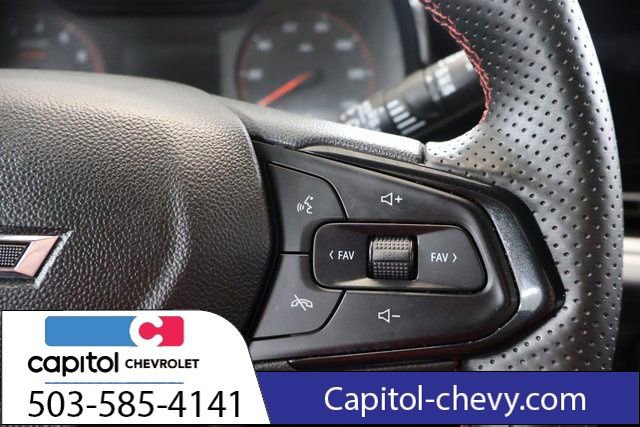 Used 2025 Chevrolet Trax RS FWD image 18
