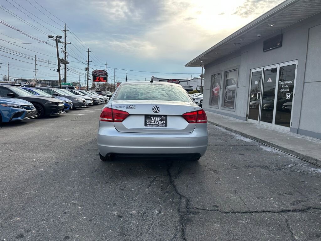 Used 2014 Volkswagen Passat 1.8T Wolfsburg Edition image 6