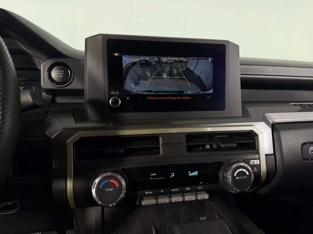 Used 2025 Toyota Tacoma SR5 AWD/4WD image 19