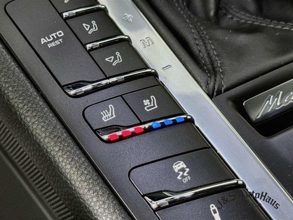 Used 2021 Porsche Macan GTS AWD/4WD image 27