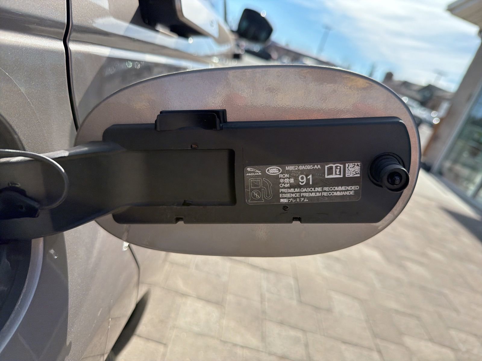 Used 2023 Land Rover Range Rover Evoque R-Dynamic SE image 12