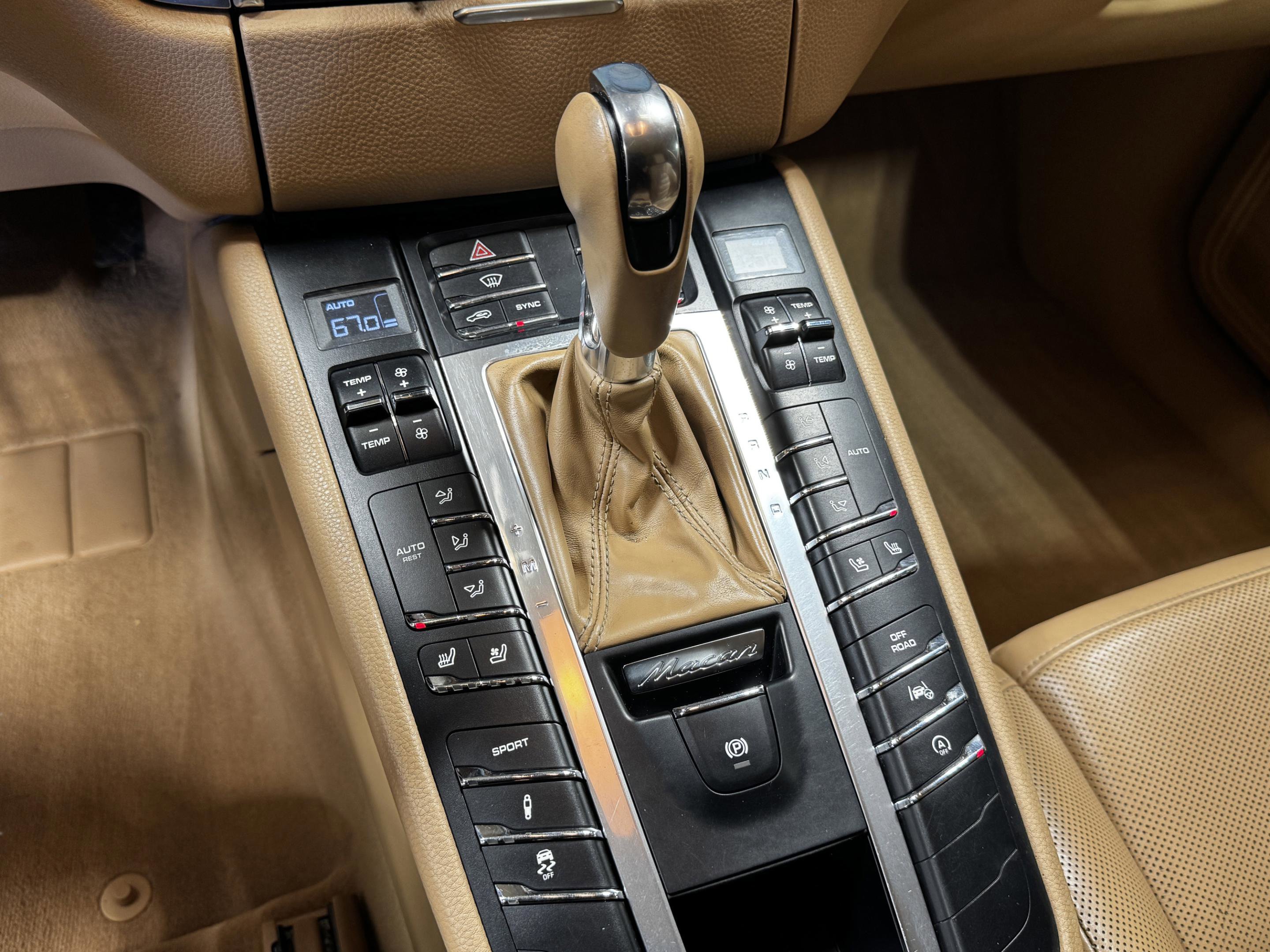 Used 2016 Porsche Macan Turbo image 38