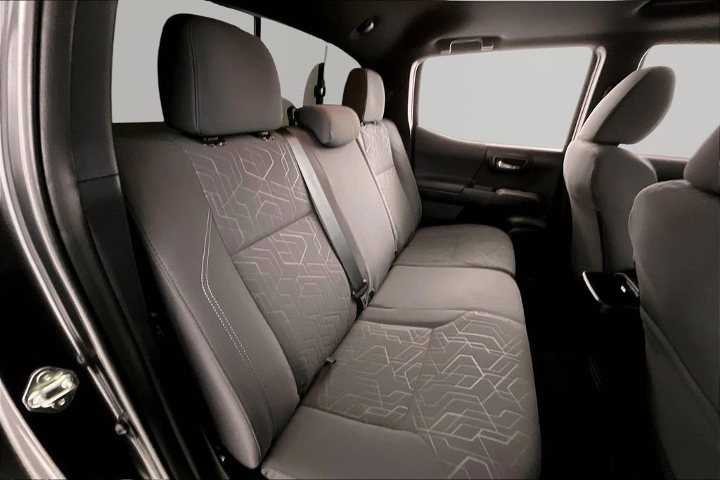 Used 2016 Toyota Tacoma TRD Off-Road w/ Premium & Technology Package image 21