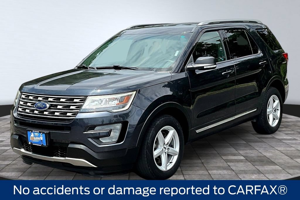 Used 2017 Ford Explorer XLT AWD/4WD image 3