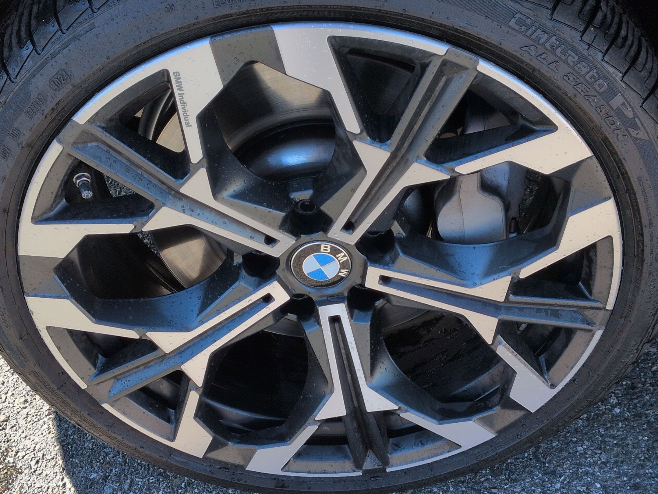 Used 2025 BMW 330i Sedan w/ Convenience Package image 13