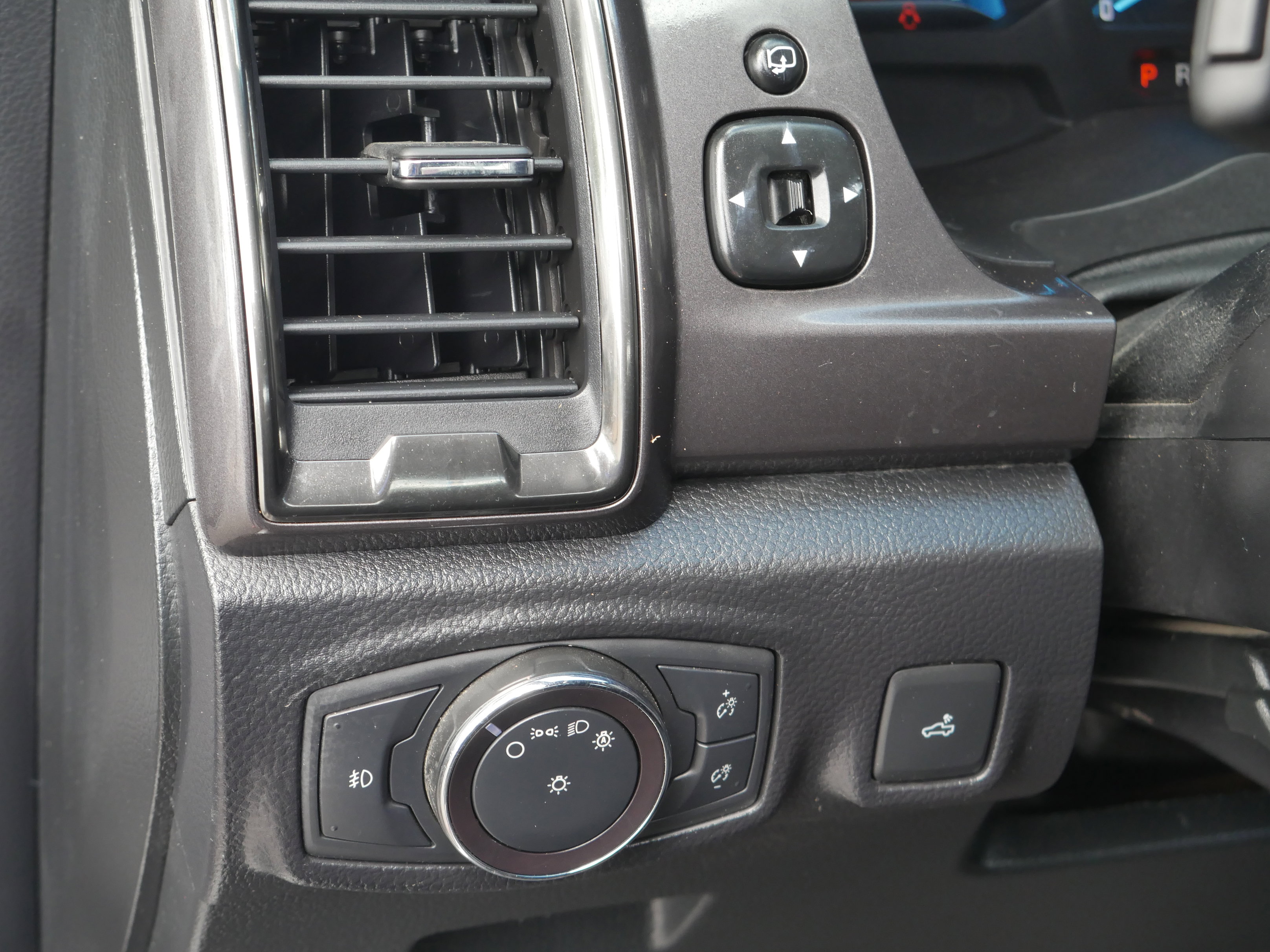 Used 2019 Ford Ranger Lariat w/ Equipment Group 501A Mid AWD/4WD image 5